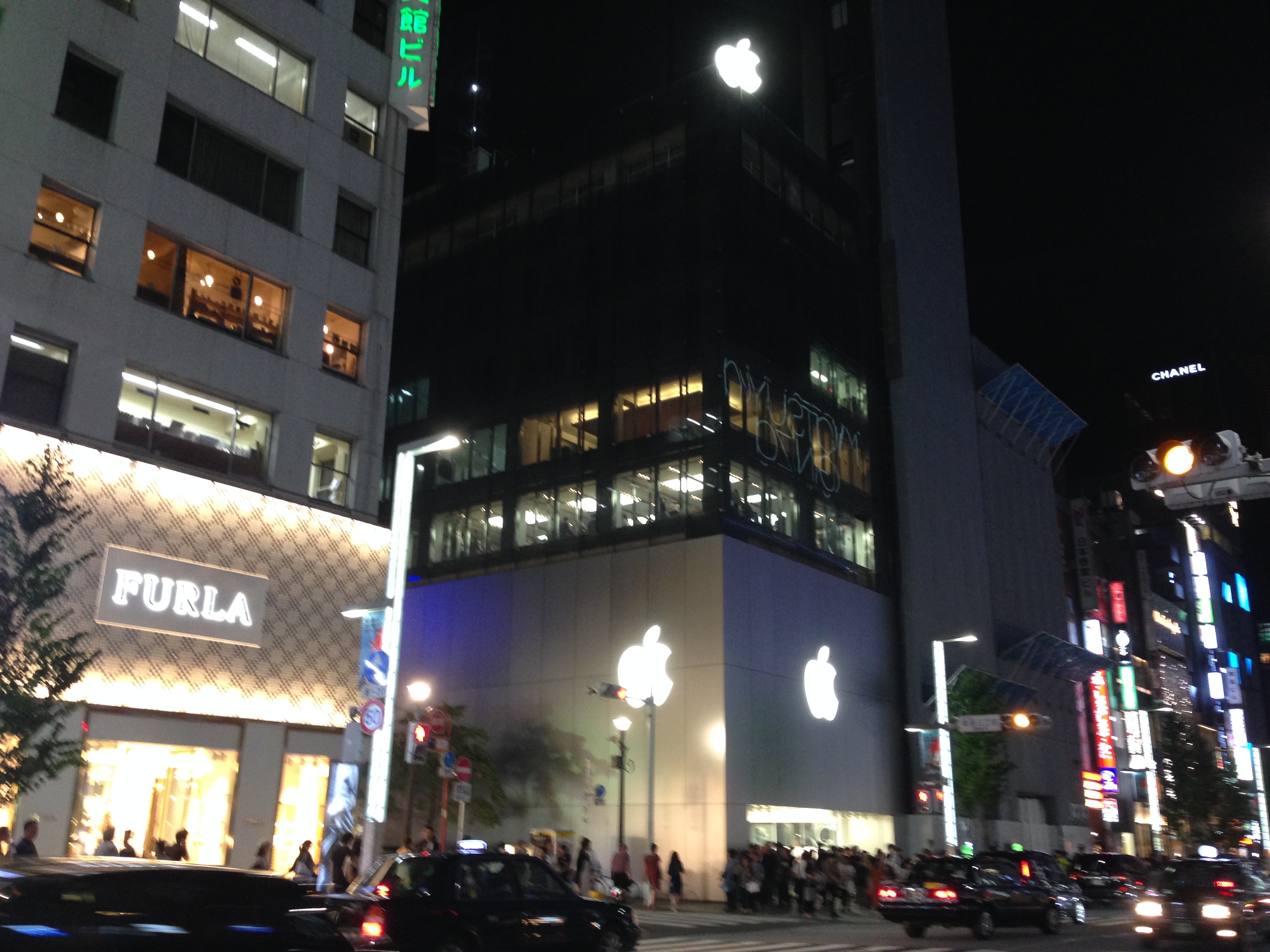 銀座のまちとApple Store in Japan