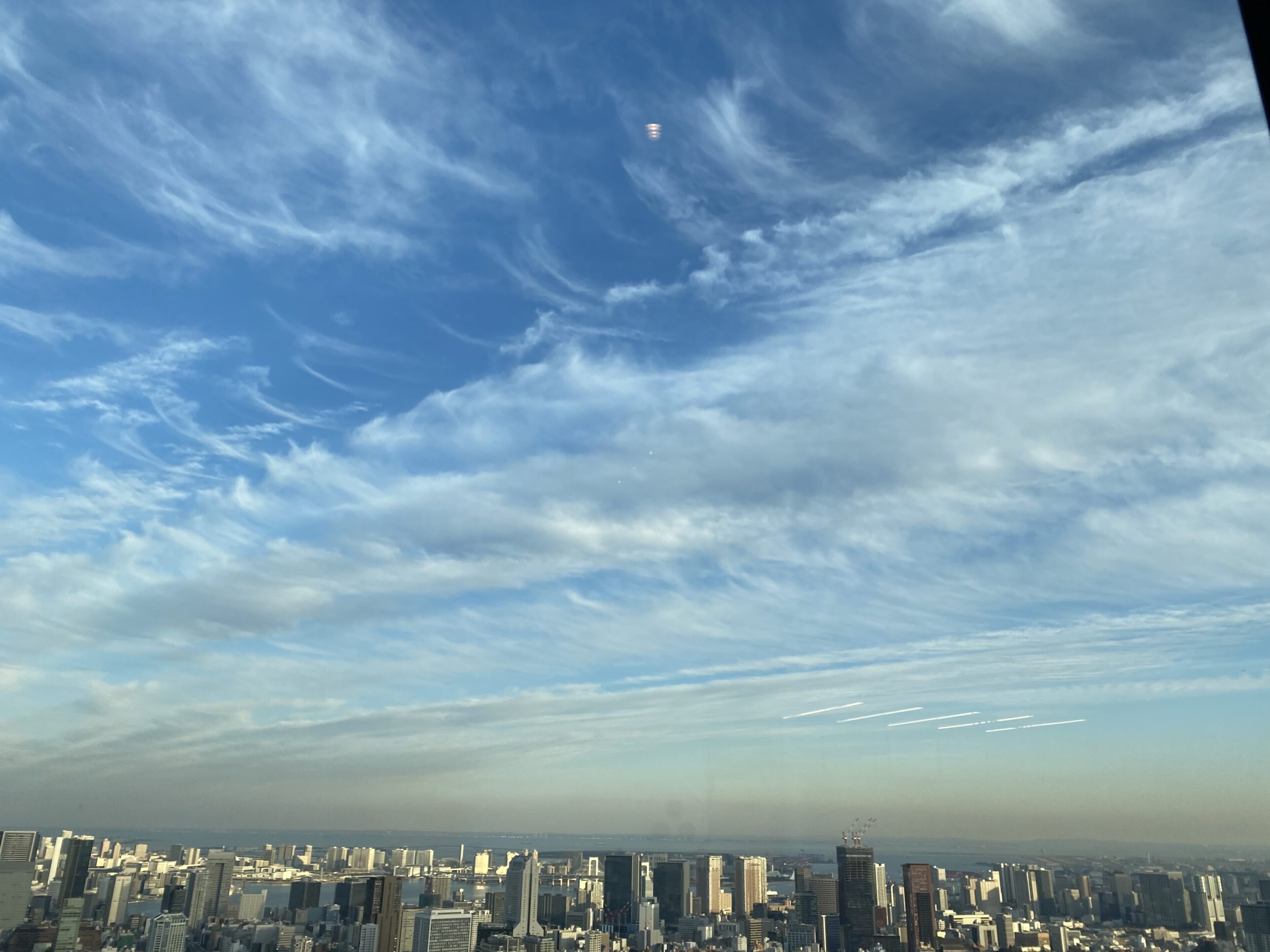 The sky of Tokyo (photo by Kay Koyama, myself)