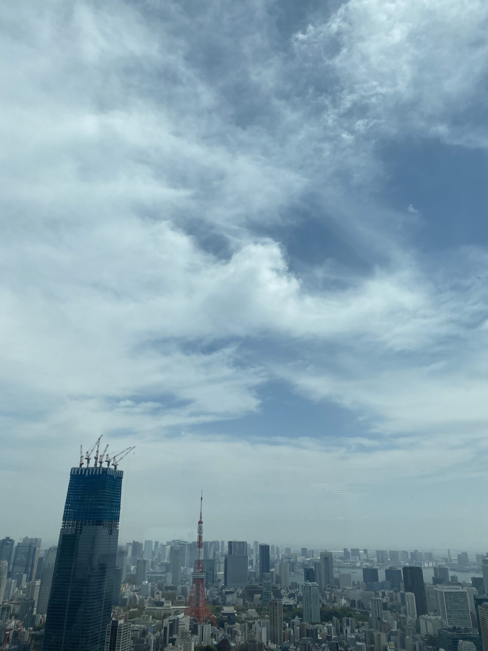 The sky in Tokyo (around Roppoingi area) photo by Kay Koyama